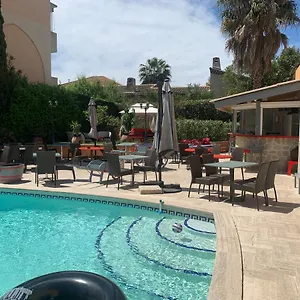Restaurant De La Golfe Juan